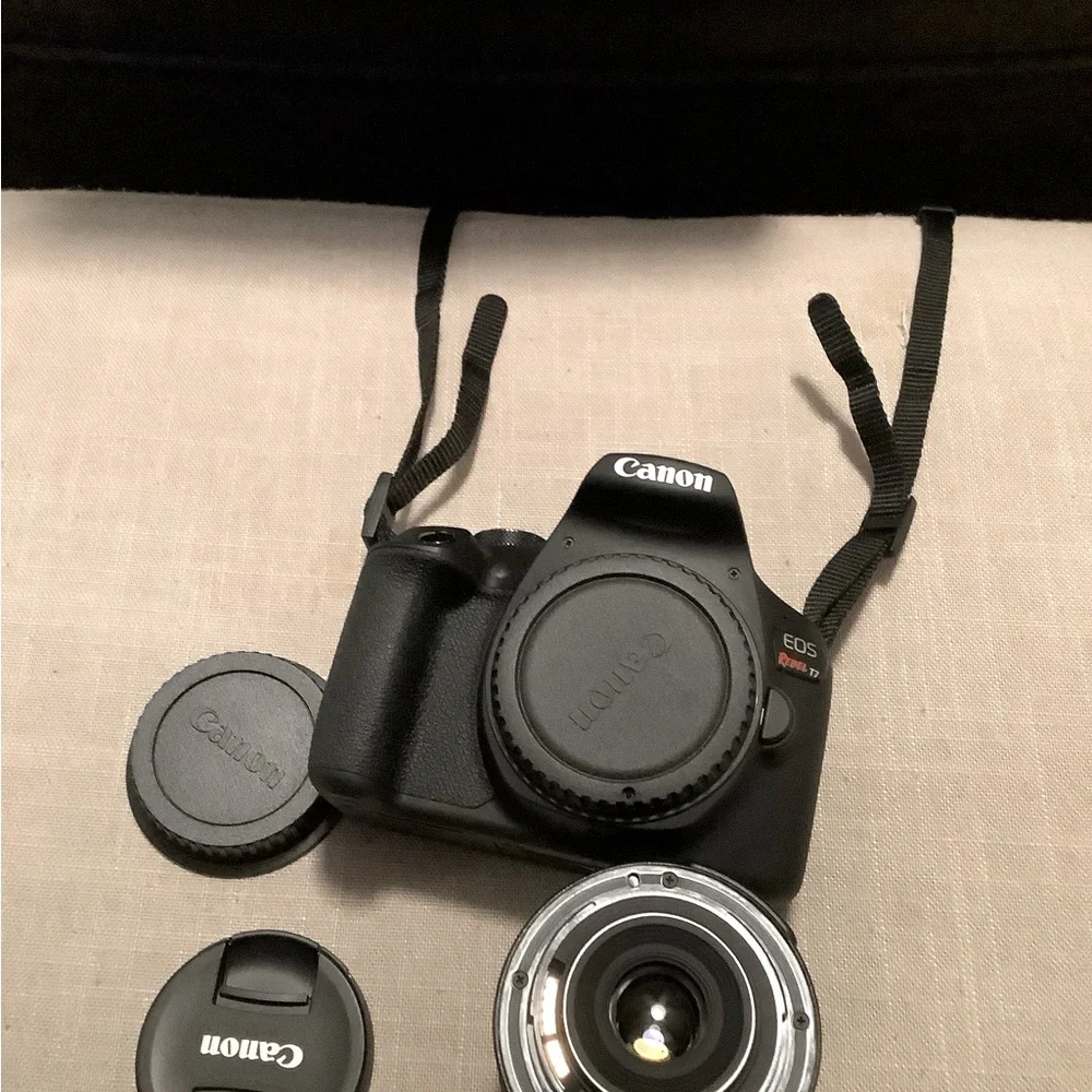 Canon EOS T7 &  Sunpak Flash